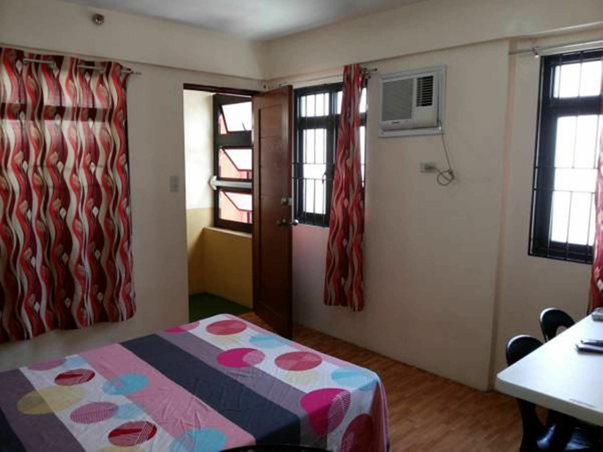 Budget Studio Unit In Makati Makati City Exterior photo